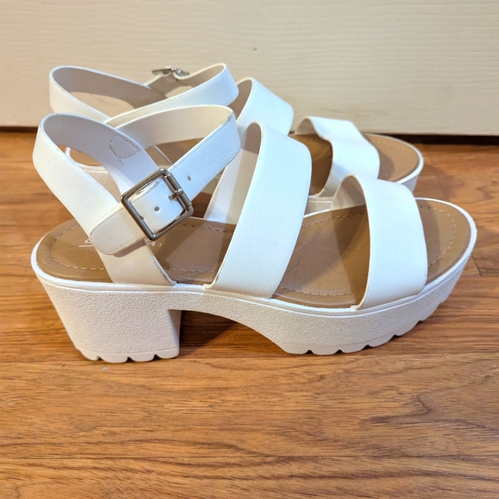 Women's White Chunky Strappy Sandals